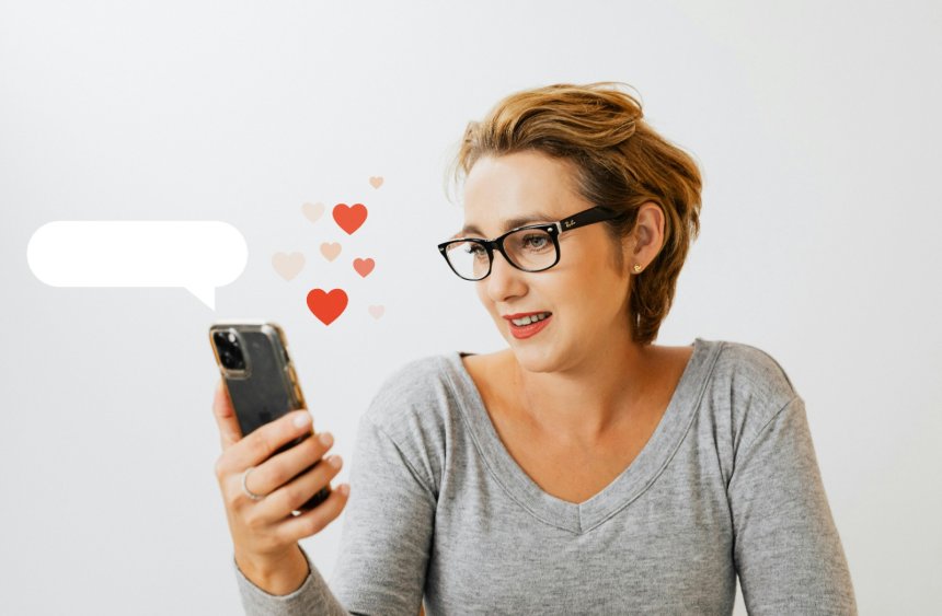 Texting Habits of a Guy Who Likes You: 15 Telltale Signs He's Into You